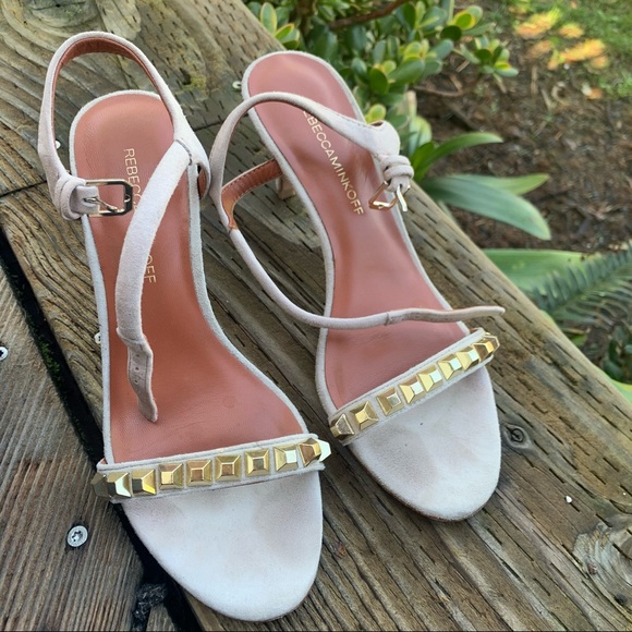 Nude sandals with a heel - Picture 2 of 6